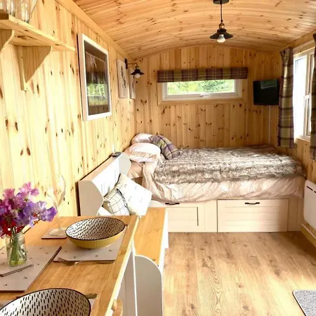 Remarkable Shepherds Hut In A Beautiful Location Perth Exterior foto