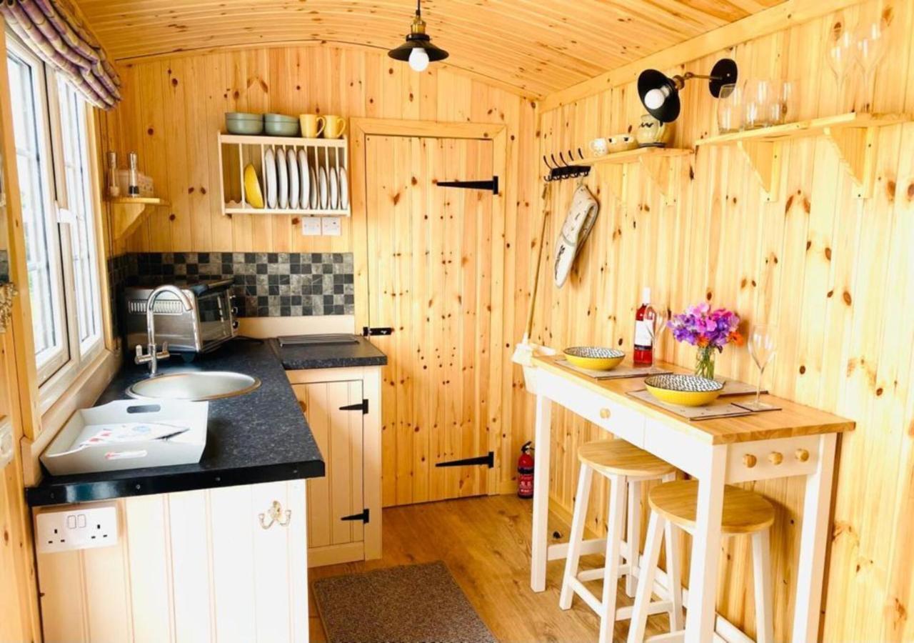 Remarkable Shepherds Hut In A Beautiful Location * Перт