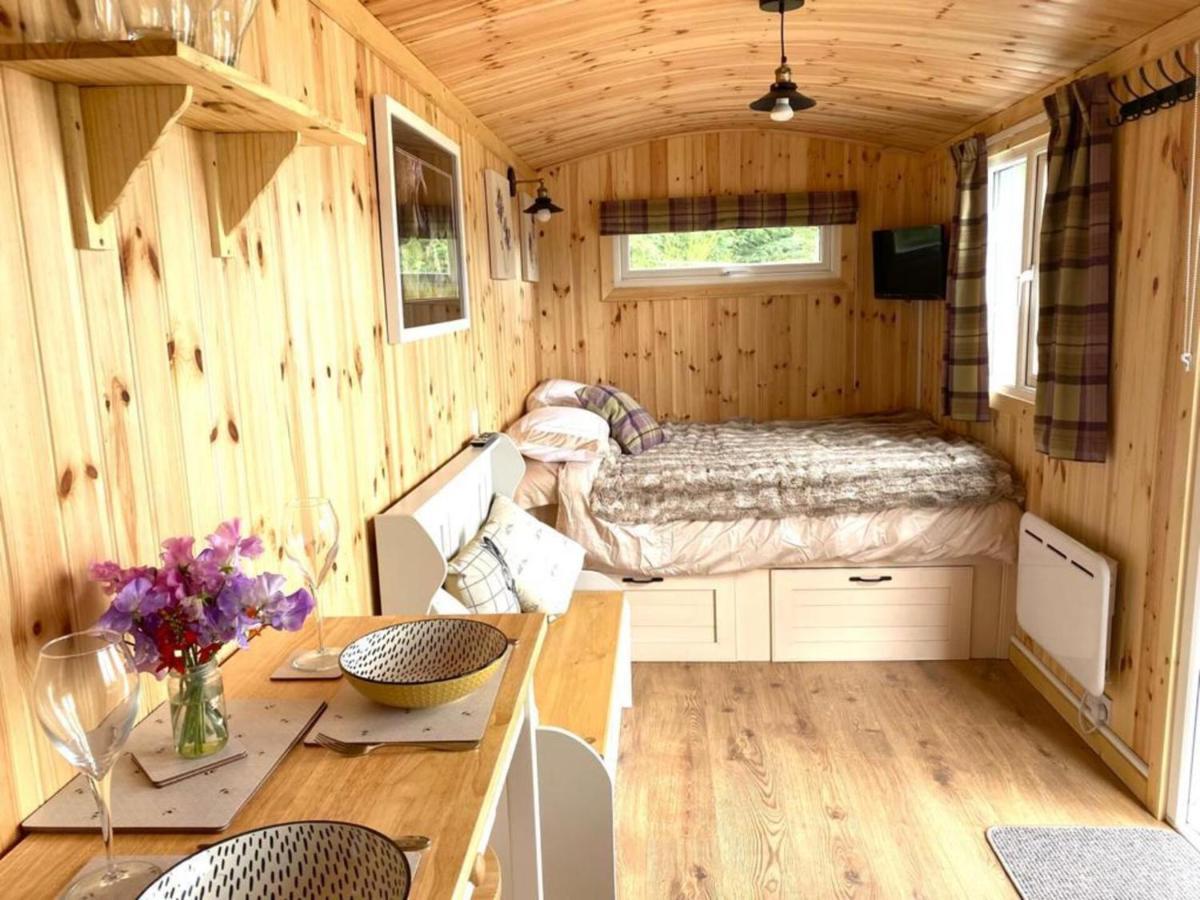Remarkable Shepherds Hut In A Beautiful Location * Перт